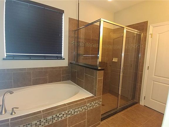 5th image of 8726 Lovett Ave