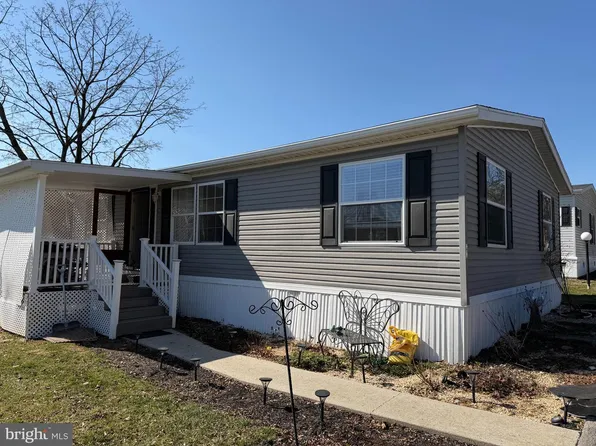 22 Vintage Ln, Honey Brook, PA 19344