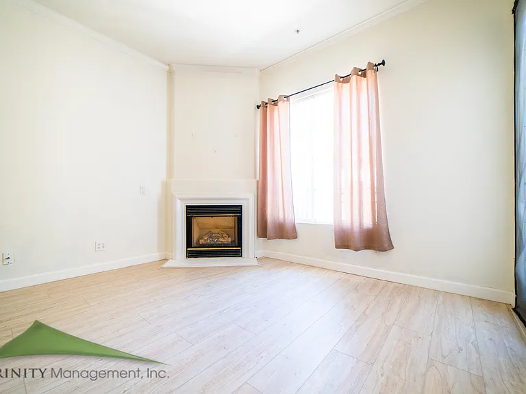 12360 Carmel Country Rd #304 — Photo 6