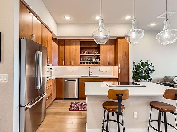 4th image of 6618 E Lowry Blvd #307
