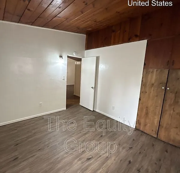 922 W Goshen Ave #A — Photo 8