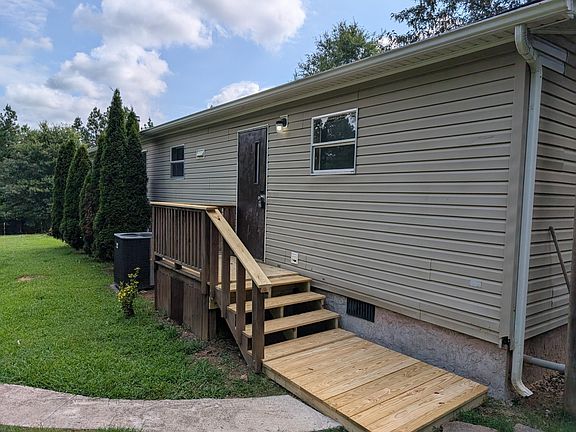 4th image of 2541 Lower River Rd