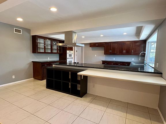 4th image of 2634 Jurado Ave