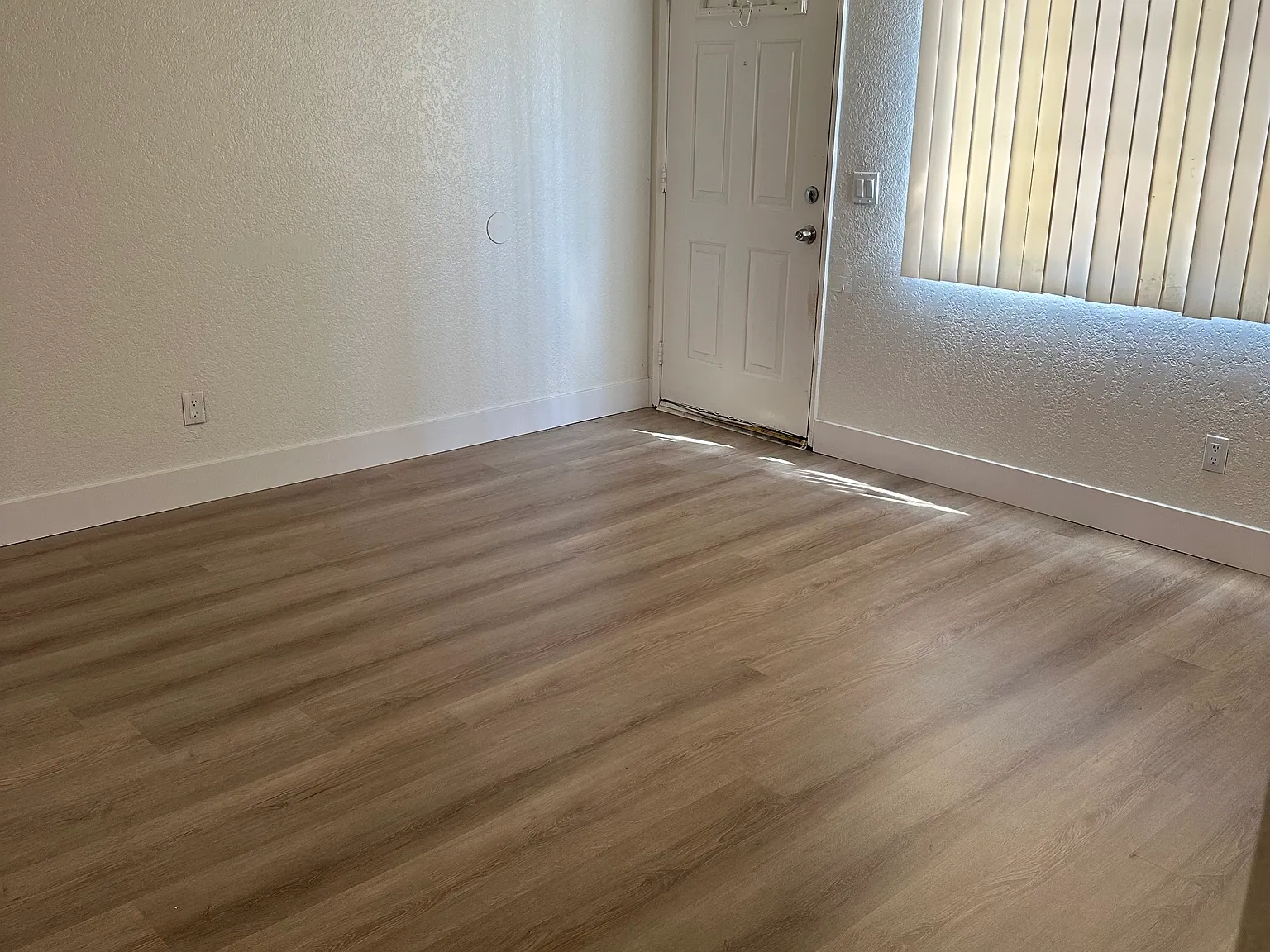 2 bed, 882 sqft, $2,250 — Photo 4