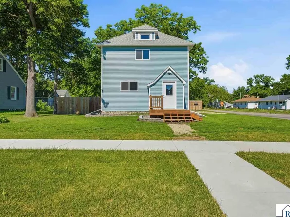 90 5th Ave NW, Wells, MN 56097