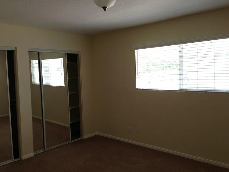 2478 Cambridge Ave — Photo 11