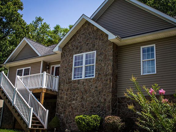 2nd image of 520 Chestnut Mountain Dr