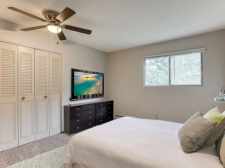 Caravelle Apartments | St. Anthony — Photo 12