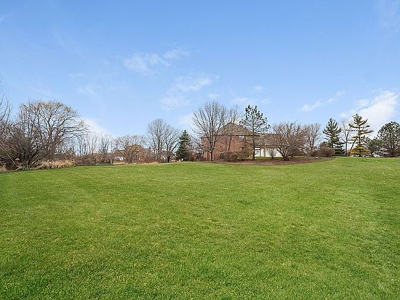 4th image of 22312 N Windsor Ct