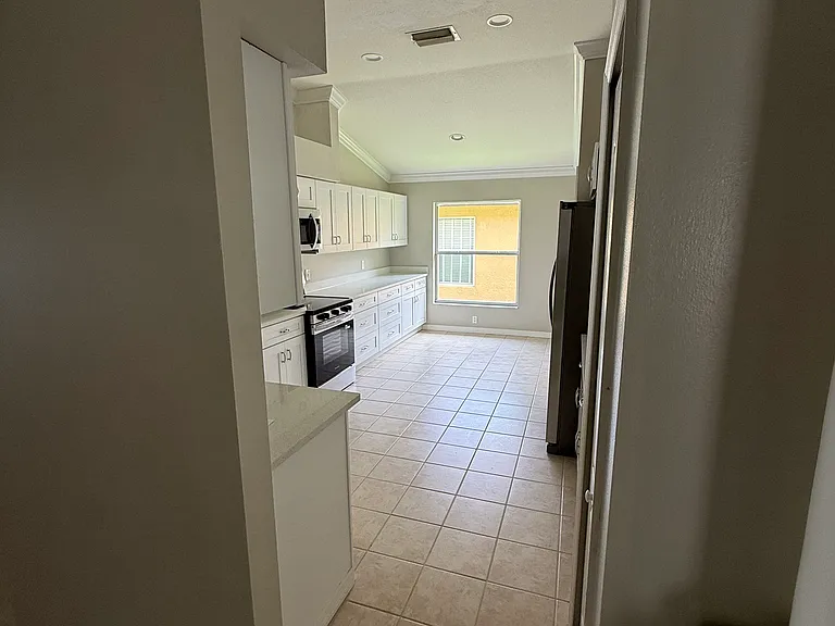 1121 Lumsden Pointe Blvd — Photo 14