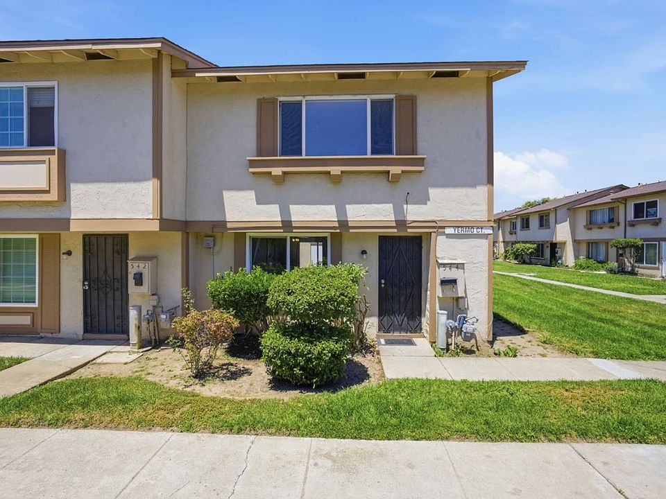 1st image of 544 Yermo Ct