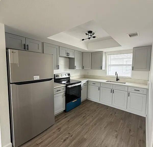7002 S Kissimmee St — Photo 2