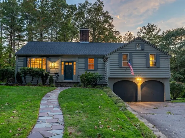 9 Fernway, Lynnfield, MA 01940