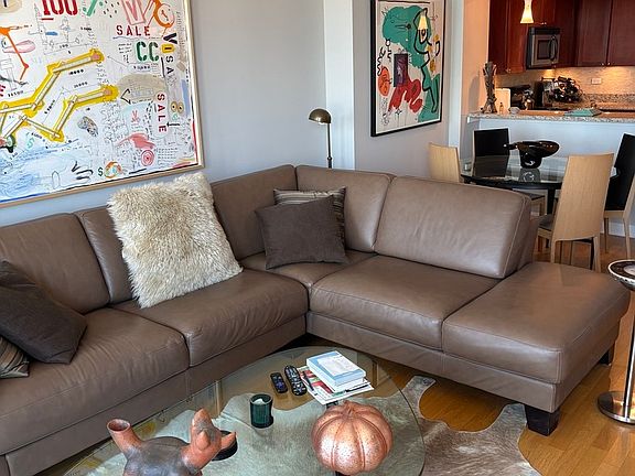 4th image of 200 N Jefferson St APT 2307