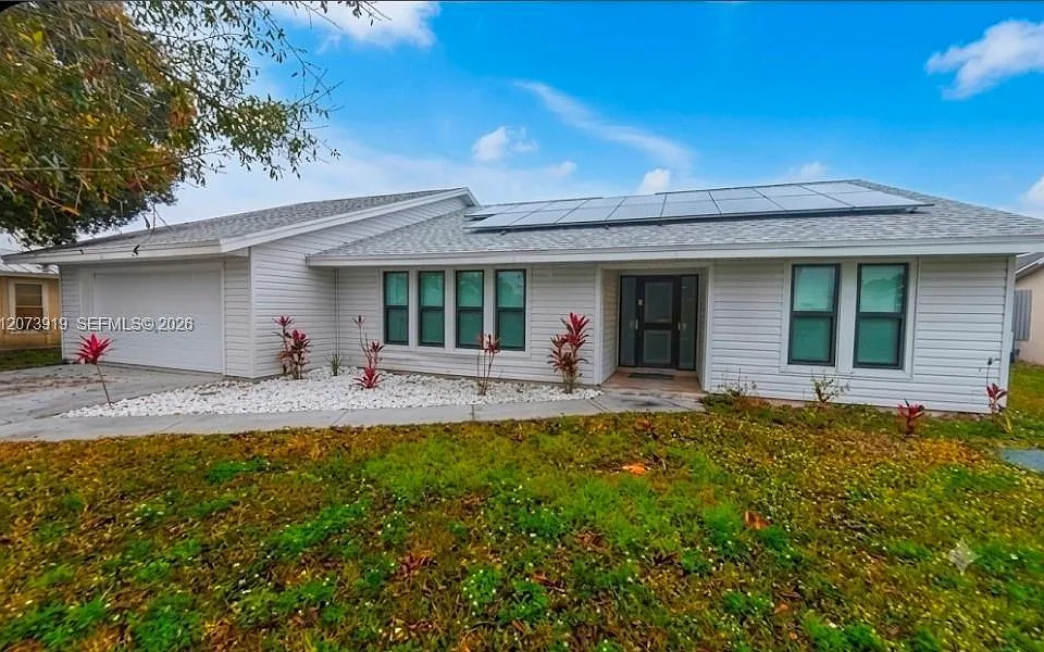 333 NE Greenbrier Ave