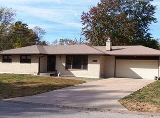 2301 Northridge Dr, Quincy, IL 62305