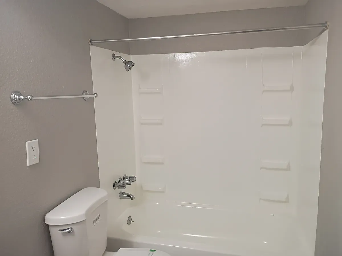 Studio, 400 sqft, $801 — Photo 4
