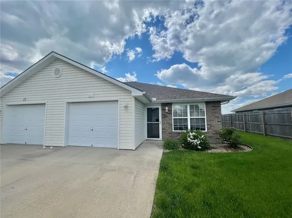 611 Terry Dr, Pleasant Hill, MO 64080