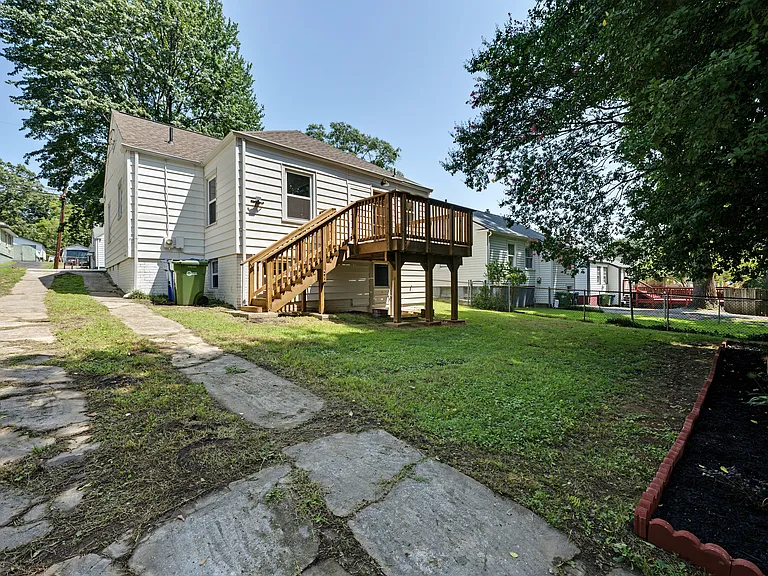 804 Berkeley Ave NW — Photo 20