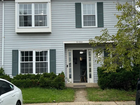 6106 Hoskins Hollow Cir #C, Centreville, VA 20121