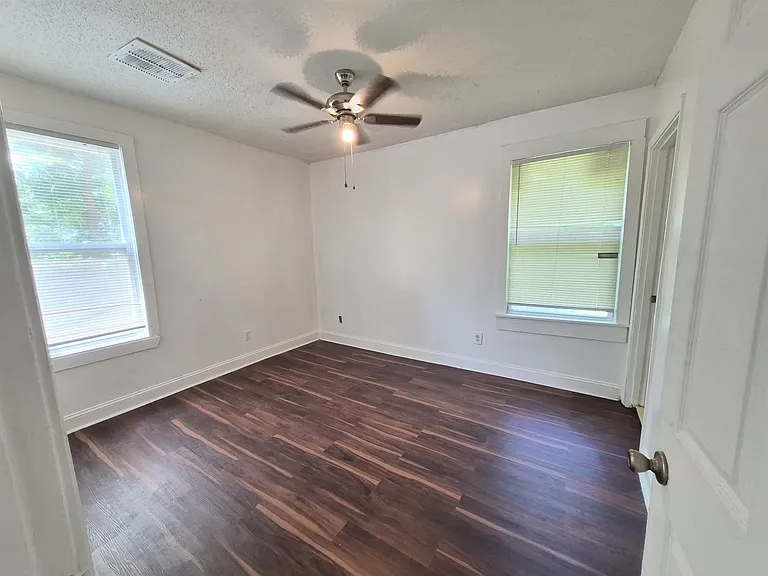 1074 Palmetto Ave #1074 — Photo 6