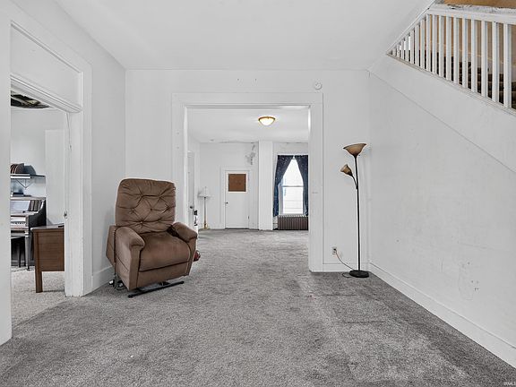 2nd image of 462 Lincoln Ave