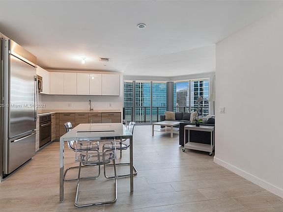 3rd image of 1300 Brickell Bay Dr APT 2502