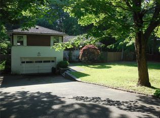 173 Country Ridge Dr, Rye Brook, NY 10573