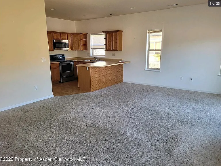 108 Castle Ridge Dr #1 — Photo 3