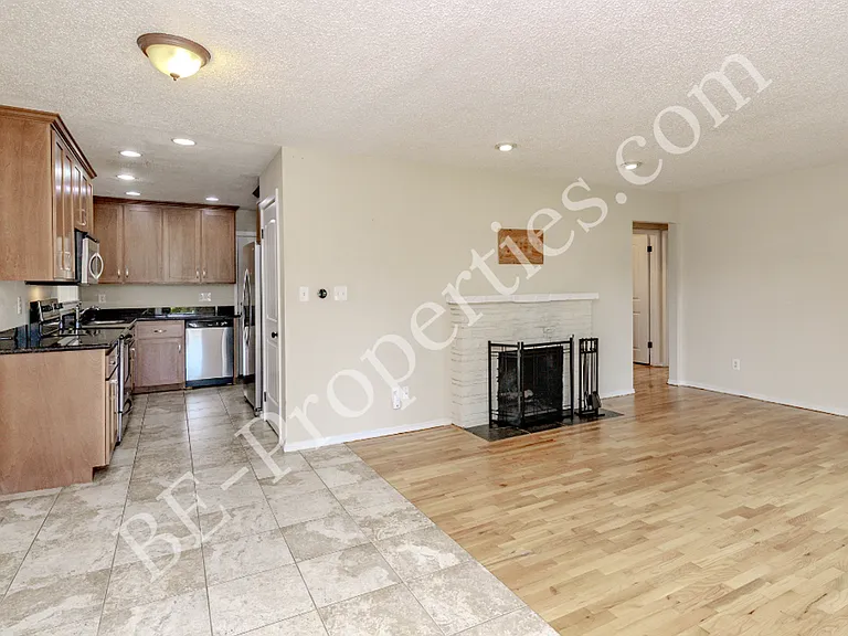 1840 N Shirley St — Photo 7