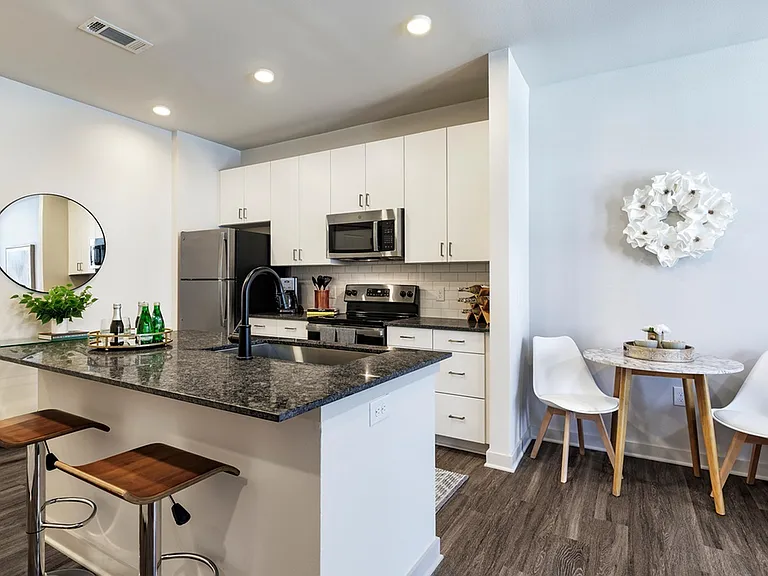 Album Benbrook Model Kitchen