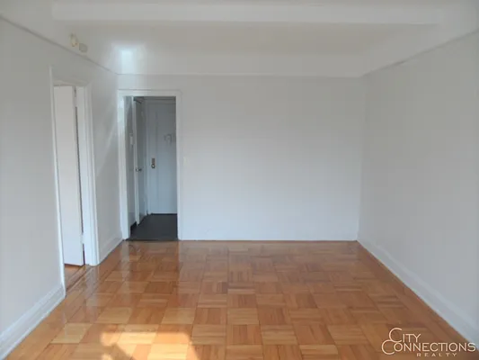 Rented by City Connections Realty | media 16