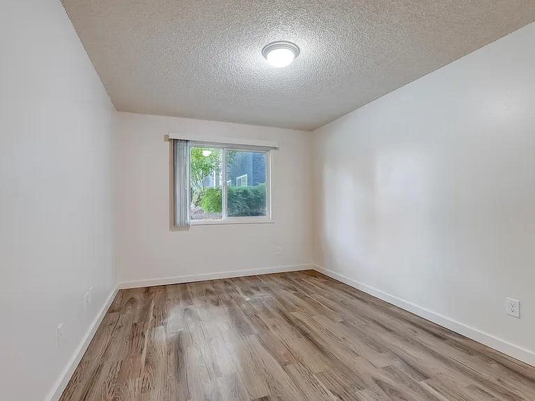 Icon Beaverton — Photo 29