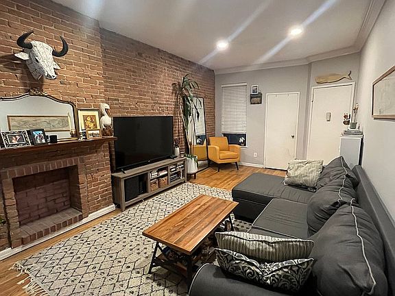3rd image of 227 E 87th St APT 2-D