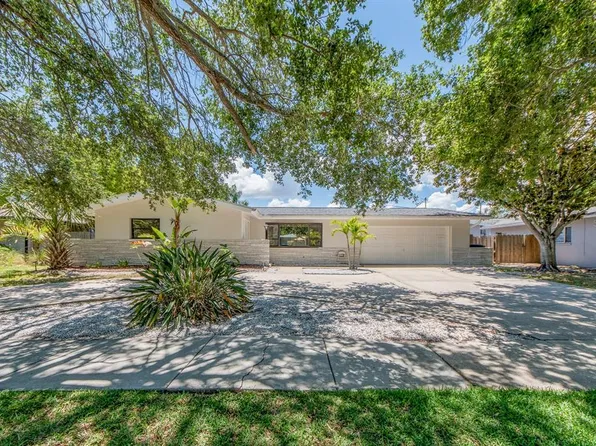 2315 Saint Charles Dr, Clearwater, FL 33764