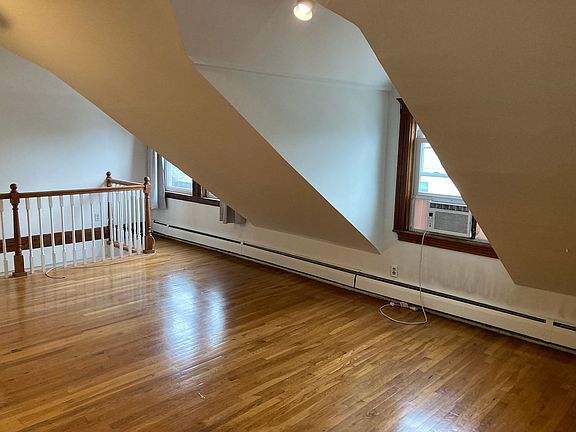 4th image of 67 Benton Rd #3