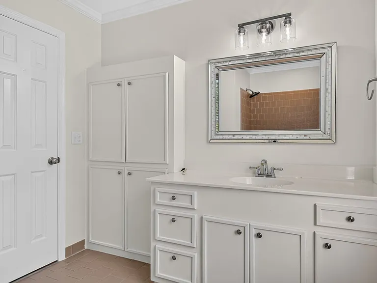 2027 Riding Ridge Rd — Photo 38