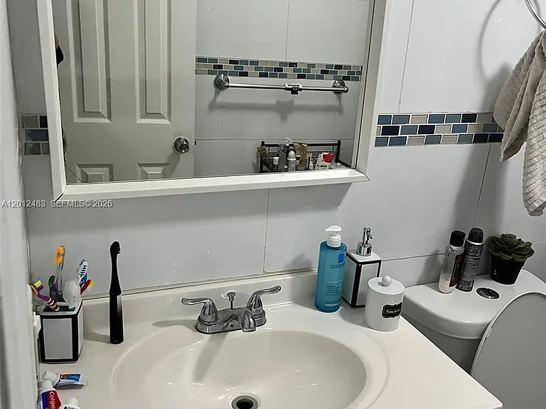 652 NW 3rd St #103 — Photo 9