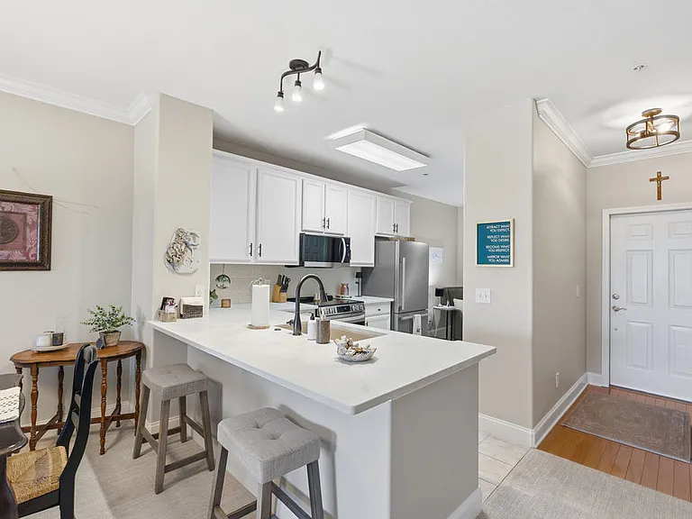 555 Rarity Bay Pkwy #204 — Photo 3