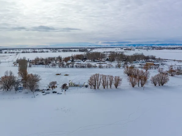 10864 Highway 789, Riverton, WY 82501
