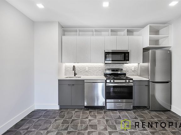 4th image of 99 N 4th St #305
