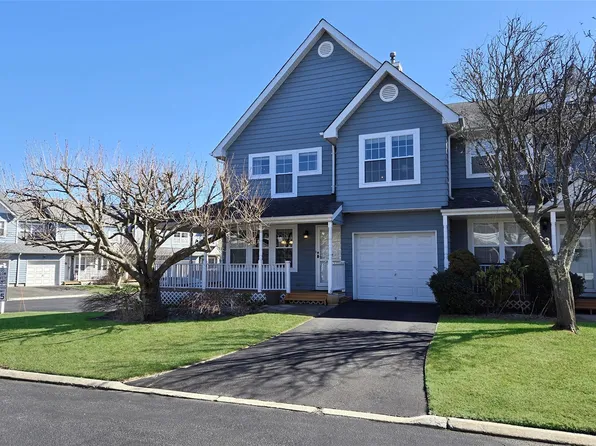 78 Sprucewood Boulevard, Central Islip, NY 11722