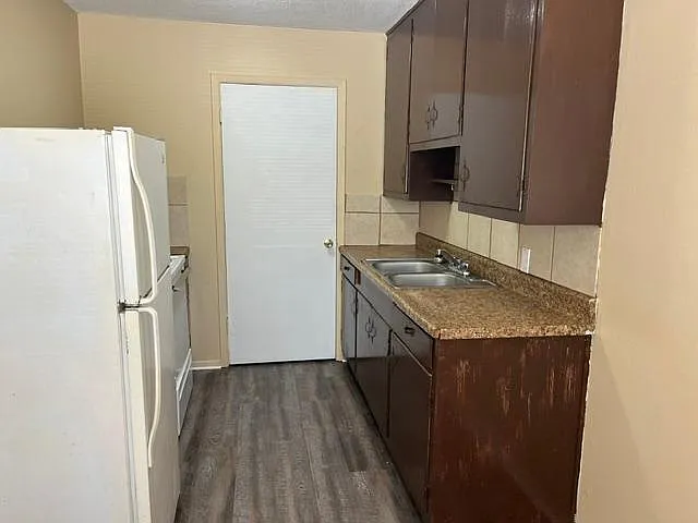 411 Johnson St #N — Photo 3