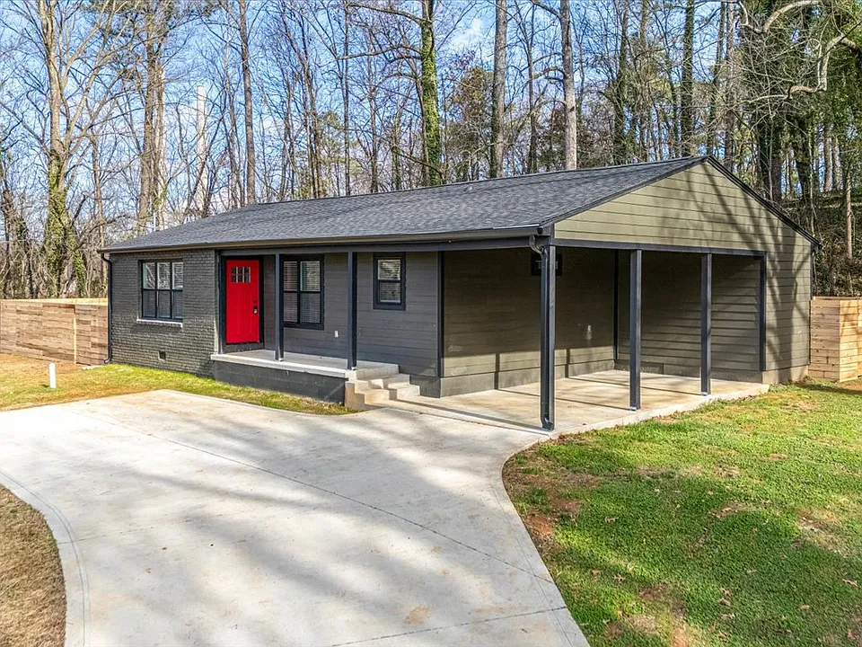 1102 Pineywoods Rd
