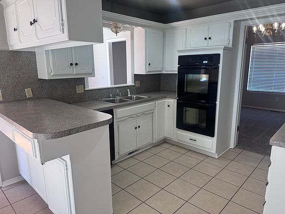 4th image of 12216 Sylvester Dr