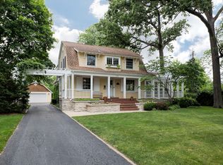 428 Cumnor Rd, Kenilworth, IL 60043