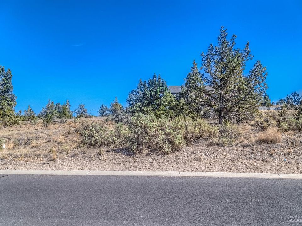1st image of 442 SE Manzanita Dr