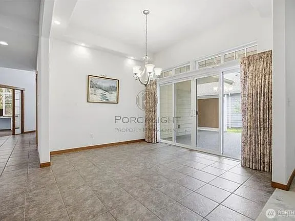 237 Creekview Crest - 1 — Photo 4