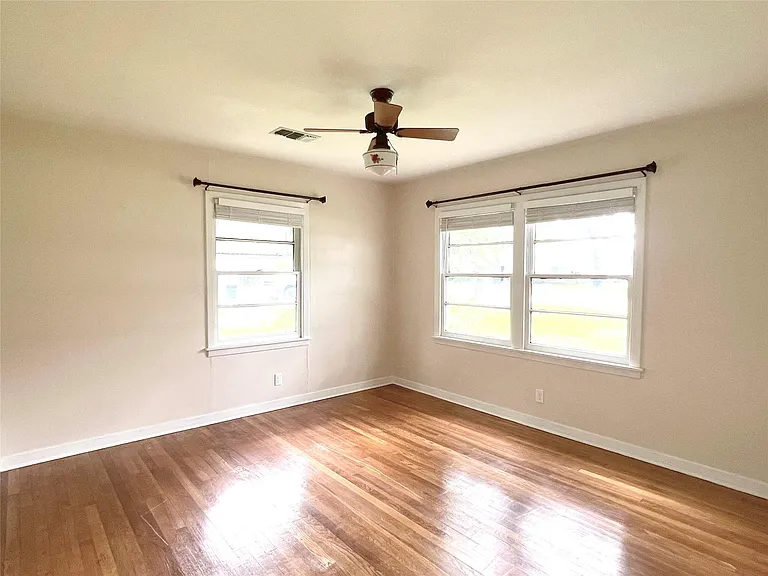 2206 Nancy Lou St — Photo 14