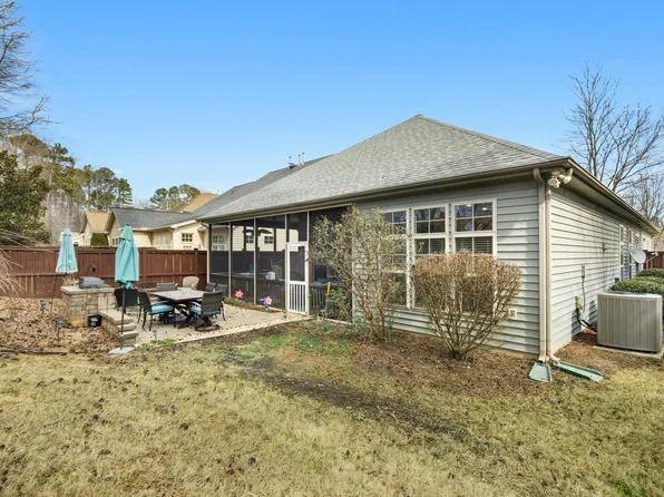 6103 Leesburg Ln, Raleigh, NC 27617